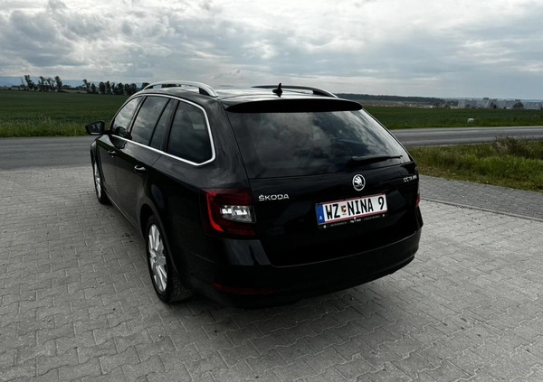 Skoda Octavia cena 64999 przebieg: 135000, rok produkcji 2018 z Łobez małe 667